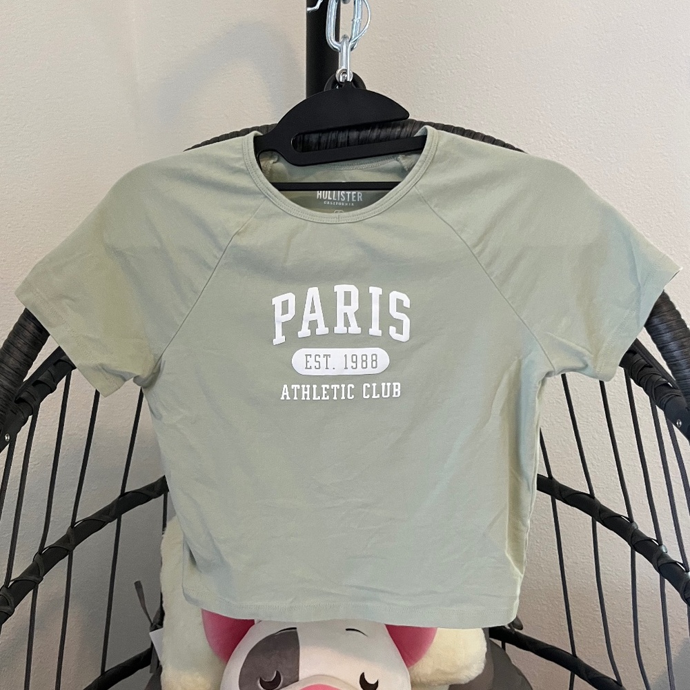 Hollister Crop Tee Sage Green EUC